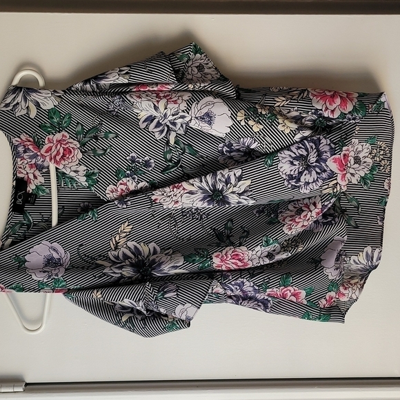 BCX Floral Stripe Top Size Medium - Picture 1 of 9